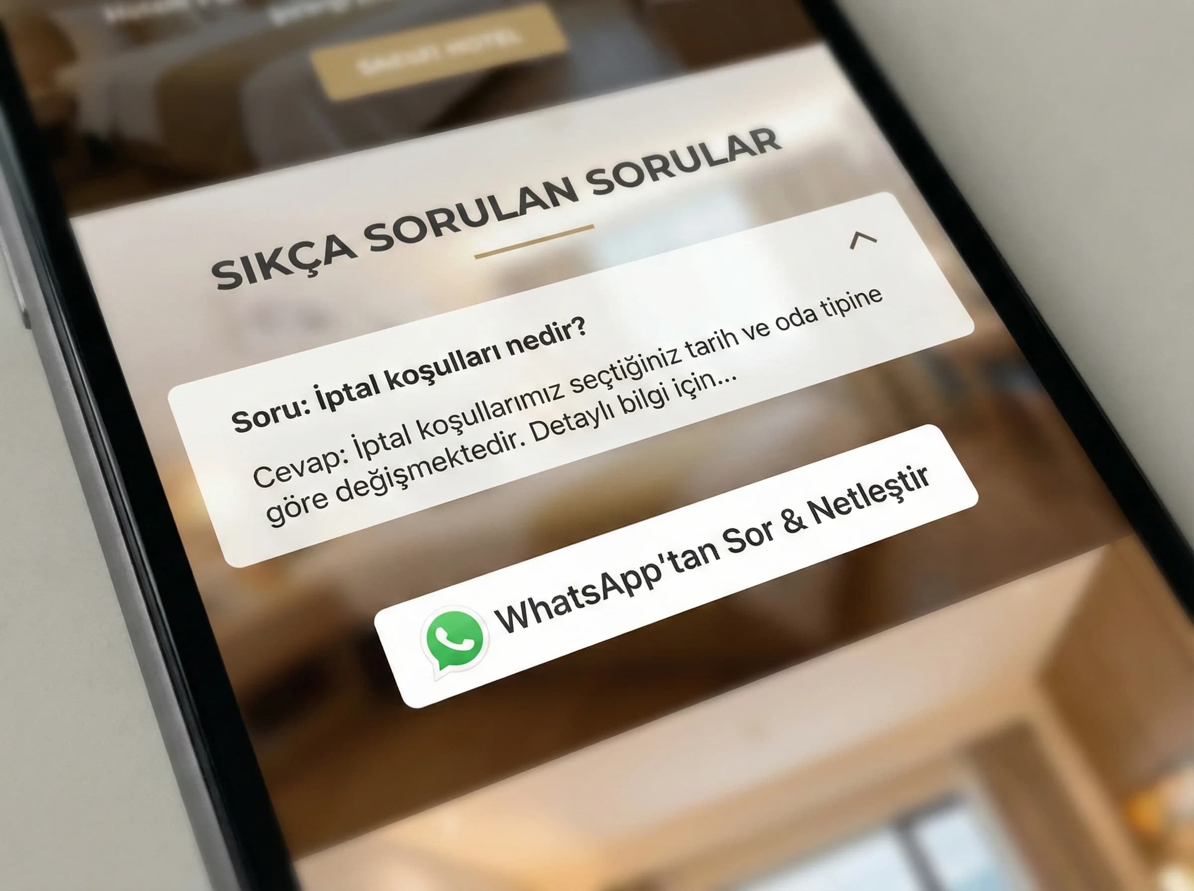 SSS ve mesaj butonu entegrasyonunu göstermek için otel web deneyimi görseli