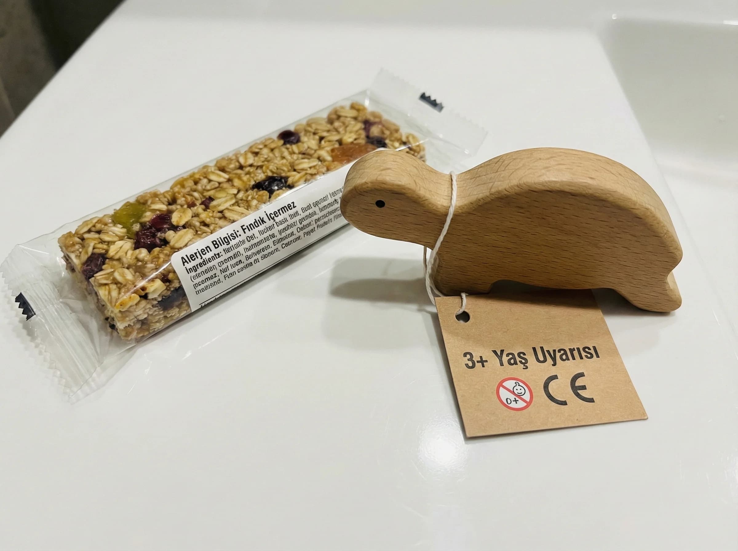 Güvenli çocuk hediyesi amacı, hijyen kontrolü ve otel bağlamı